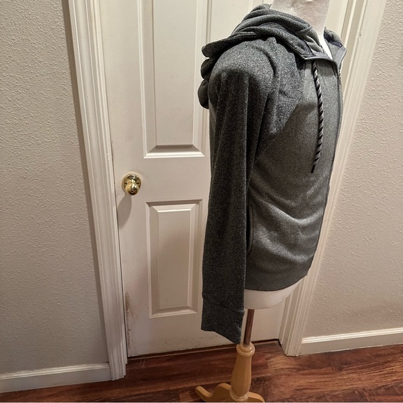 Fila Zip Up Hoodie Sweater Gray Size Medium. - Picture 4 of 9